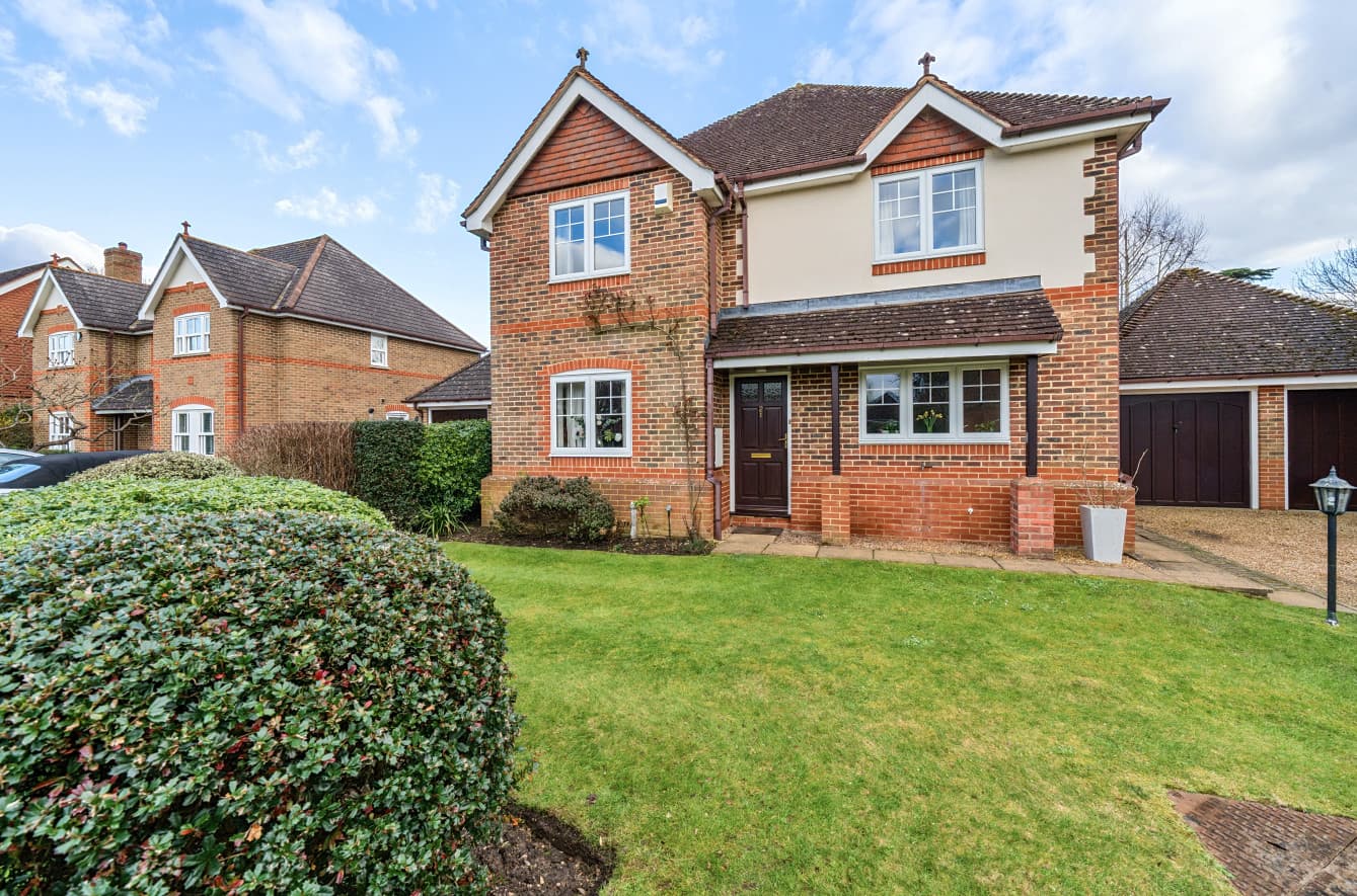 Dalby Close, Hurst, RG10